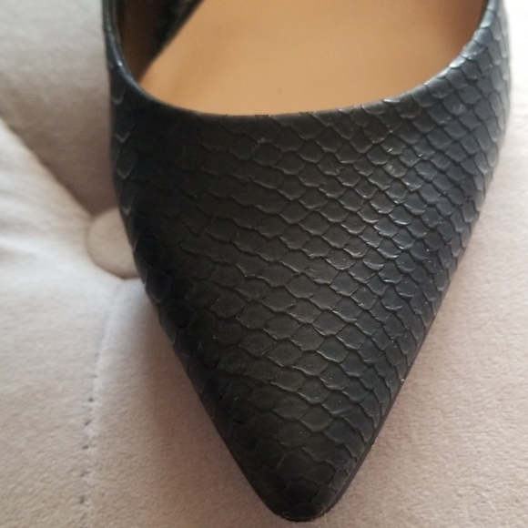 Not you typical plain pump! - Picture 2 of 4